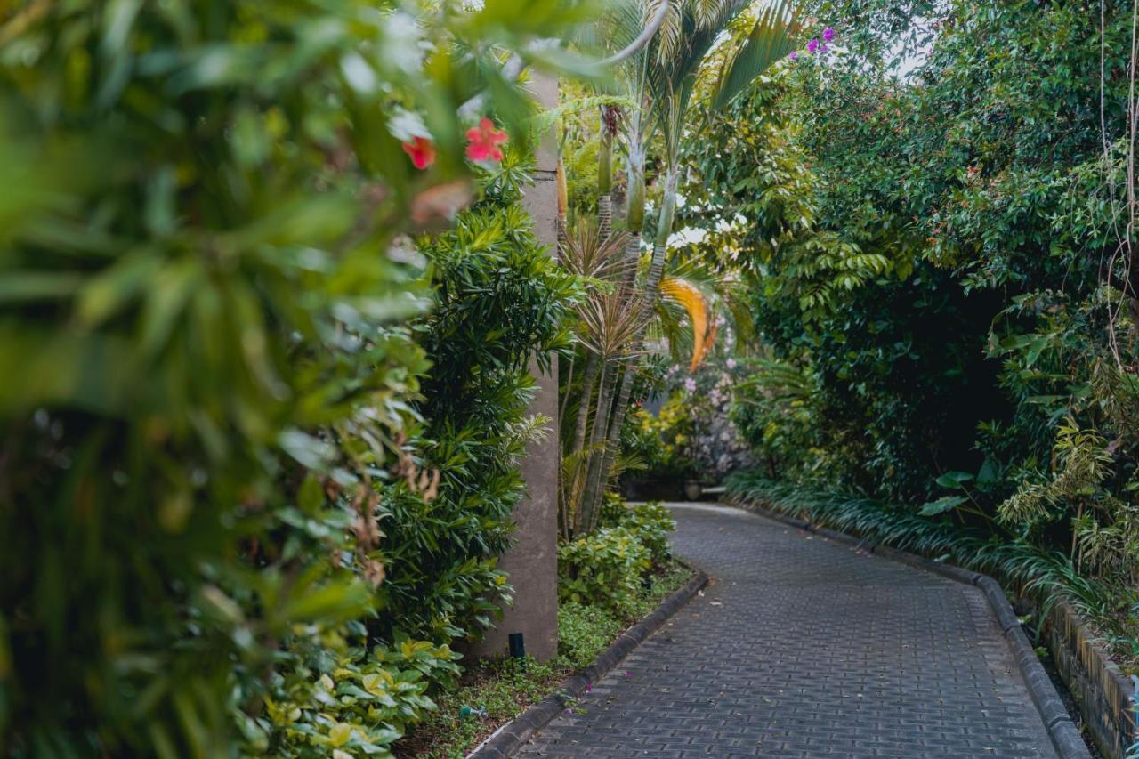 เดอะ สวางัน ลักซัวรี สวีท แอนด์ วิลลา Hotel นูซาดูอา ภายนอก รูปภาพ